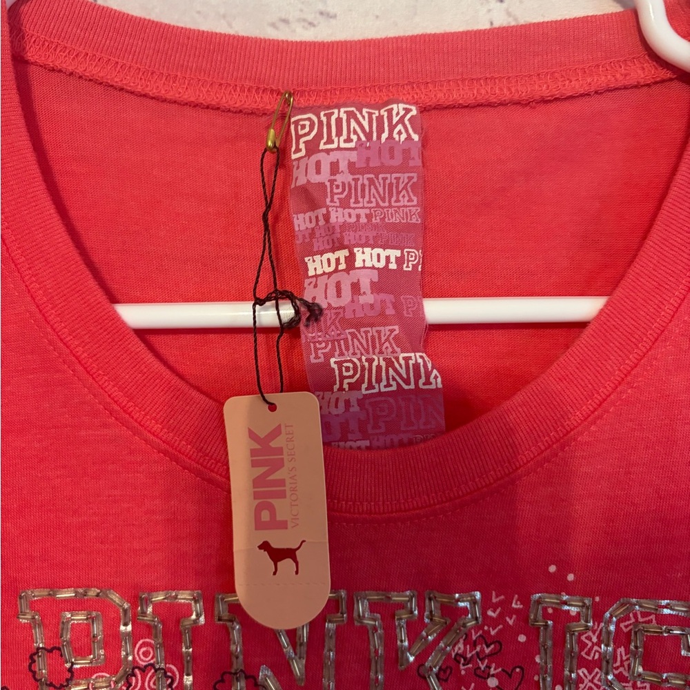 Pink NWT Graphic T-Shirt Size L - Picture 3 of 6